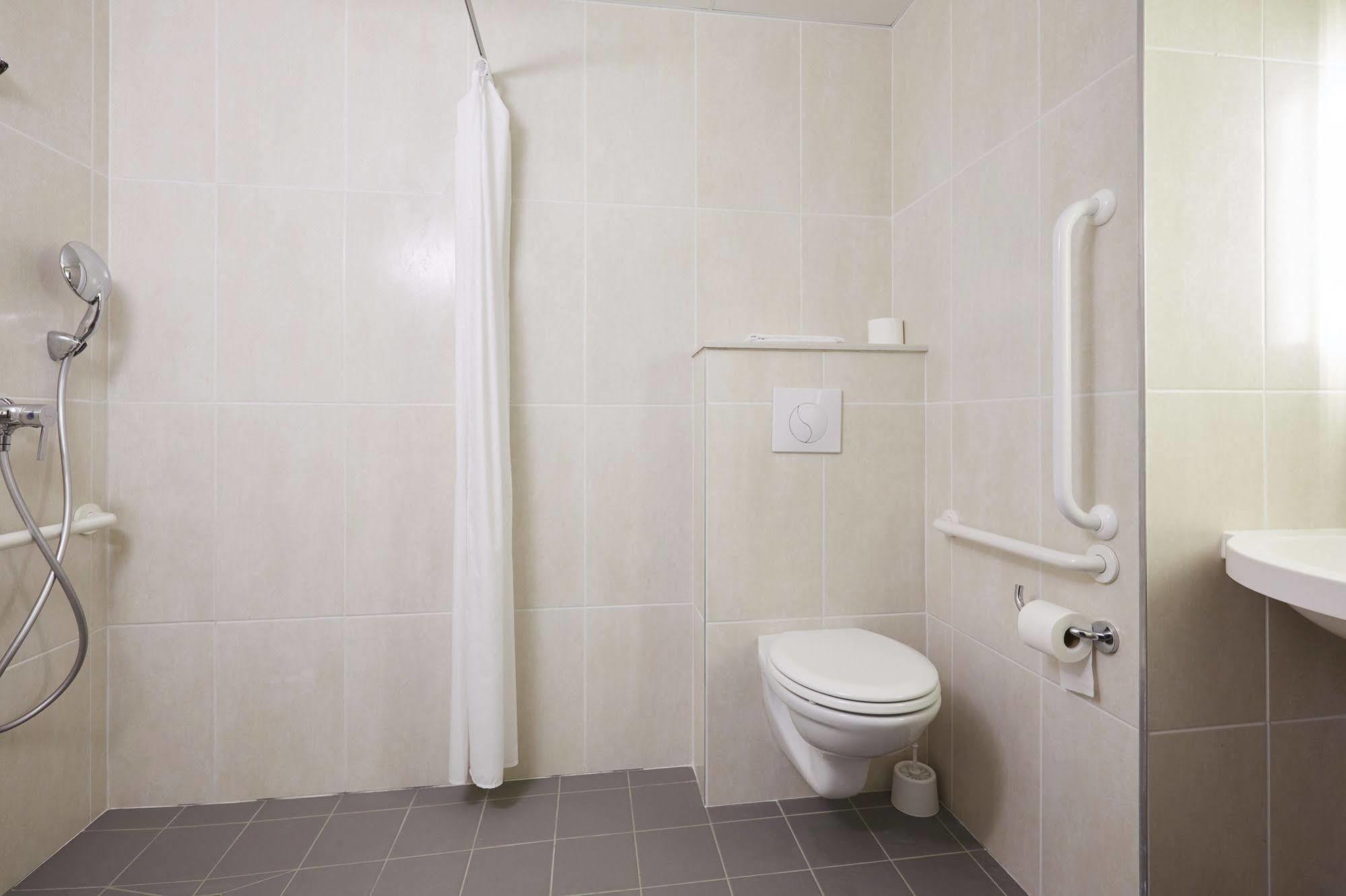 B&B Hotel Villeneuve Loubet Plage 외부 사진