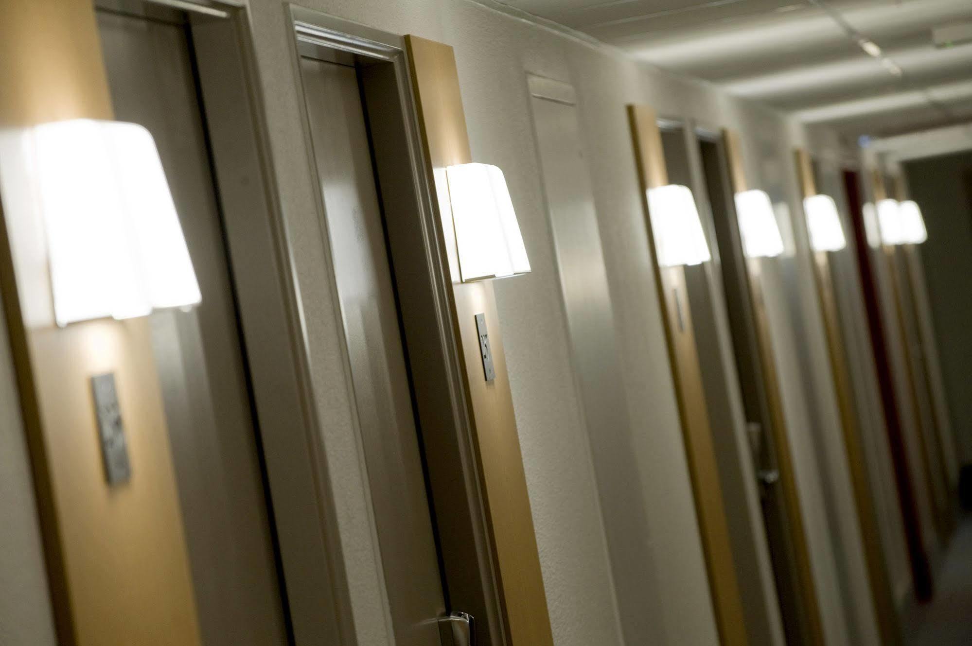 B&B Hotel Villeneuve Loubet Plage 외부 사진
